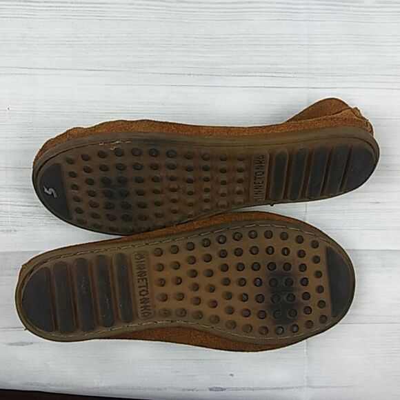 Minnetonka Flats Size 2 - Picture 5 of 5